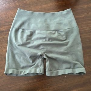 brand new alphalete shorts